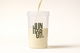Voeg 300 ml (plantaardige) melk of water toe